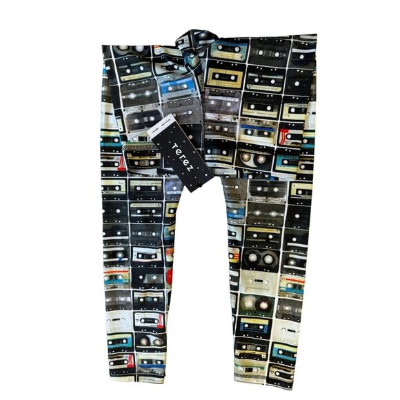 Terez Women Size XS Mixtapes Mid Rise Multi Cassette Tape Print Leggings NWT - Picture 4 of 13